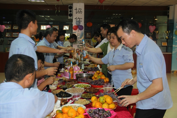 Xin HuaXu nine, staff birthday party in October